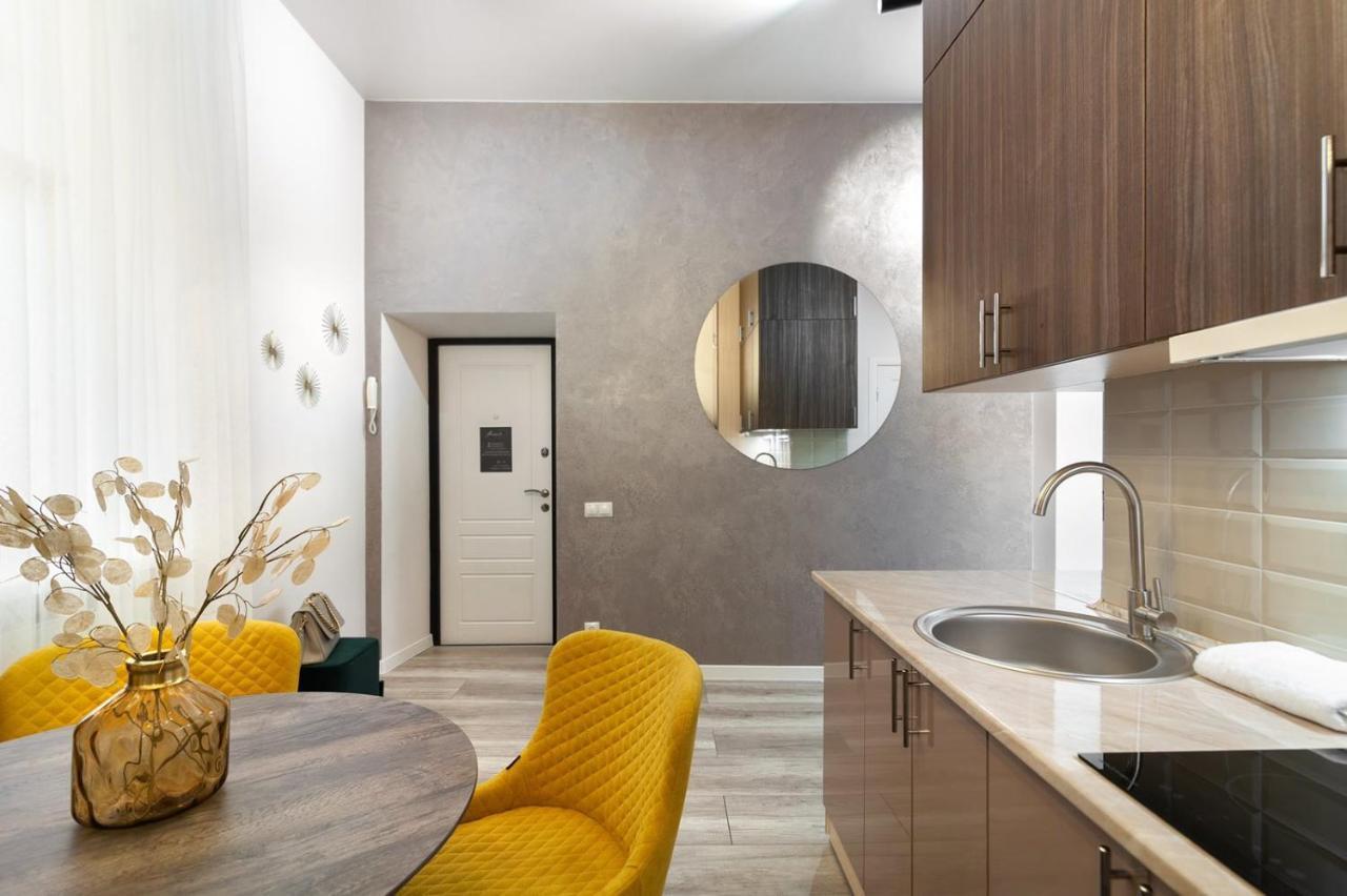 Avangard Franko* Art Apartment ลวีฟ ภายนอก รูปภาพ