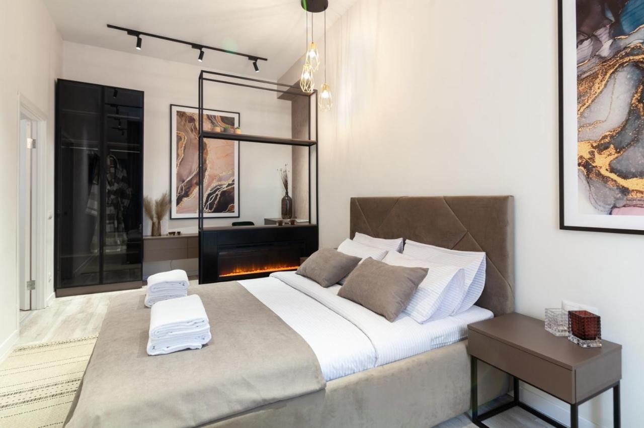 Avangard Franko* Art Apartment ลวีฟ ภายนอก รูปภาพ
