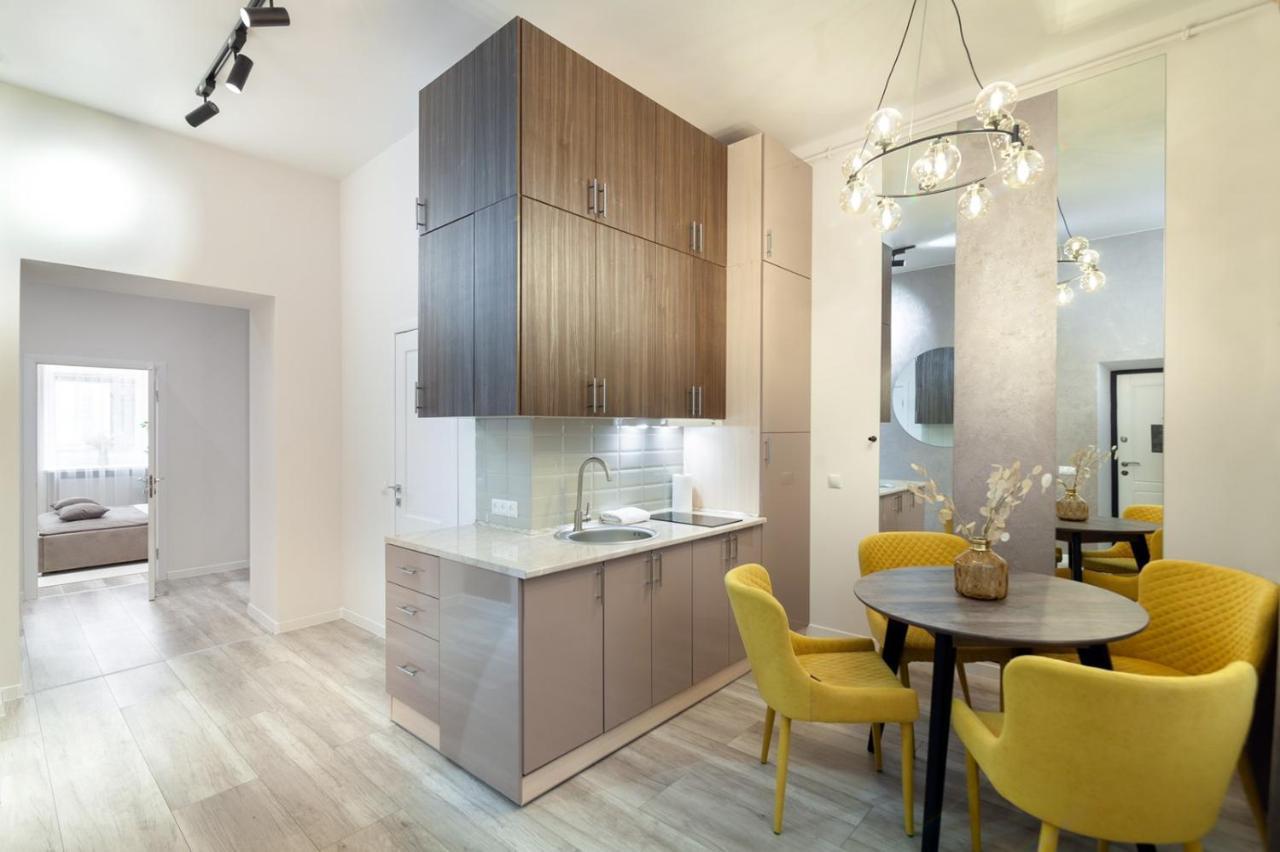 Avangard Franko* Art Apartment ลวีฟ ภายนอก รูปภาพ