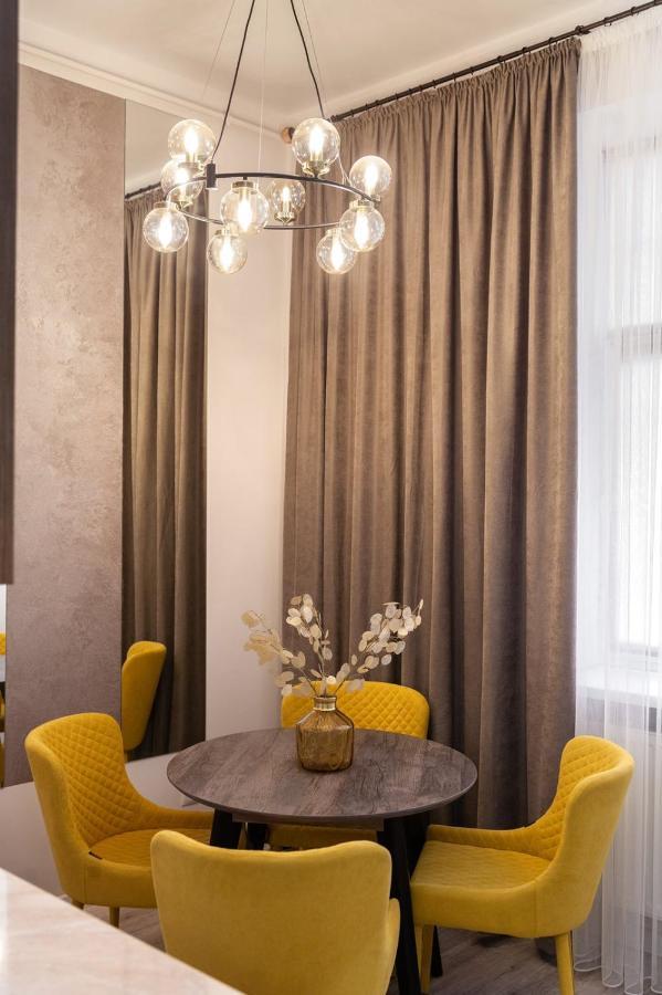 Avangard Franko* Art Apartment ลวีฟ ภายนอก รูปภาพ