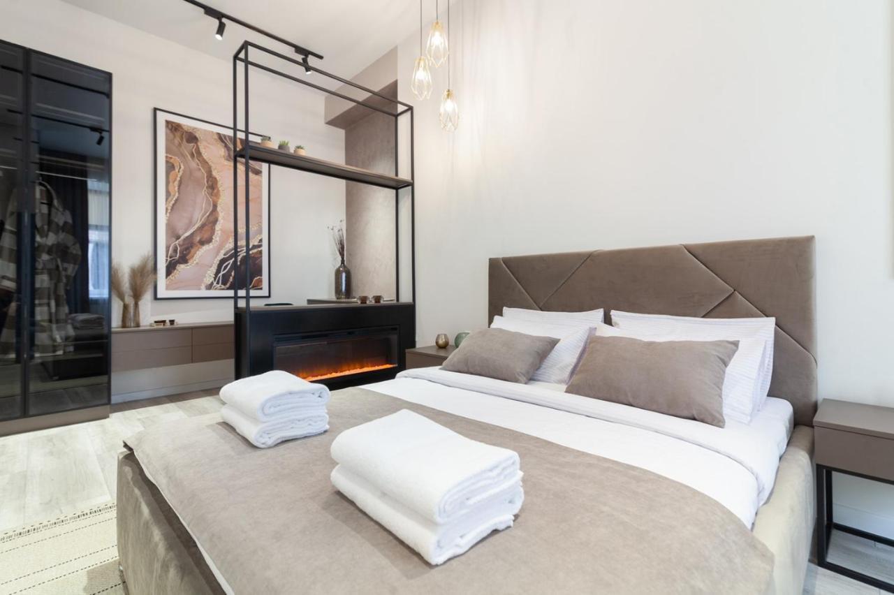 Avangard Franko* Art Apartment ลวีฟ ภายนอก รูปภาพ